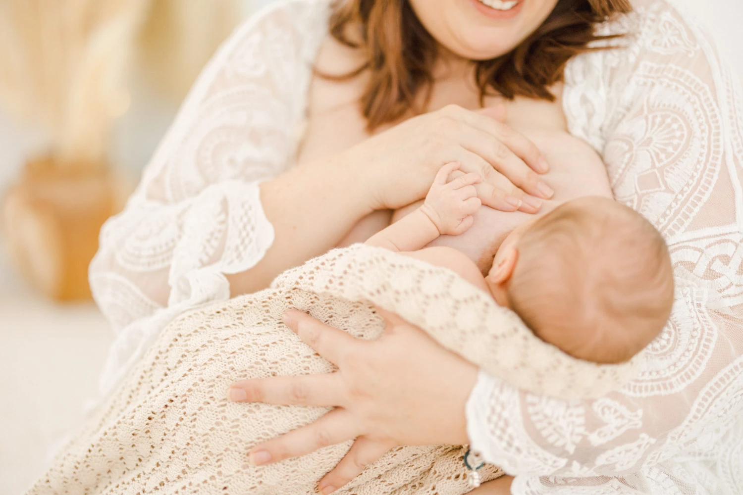 bonheur sourire enfant marron gris